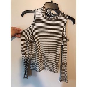Cold shoulder crop top